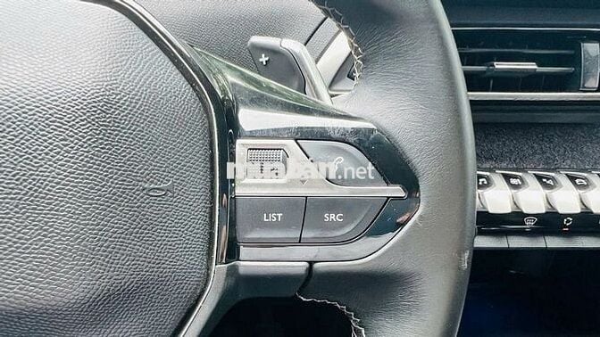 Peugeot 5008 1.6 Premium 2022 Đen 20.000 Km