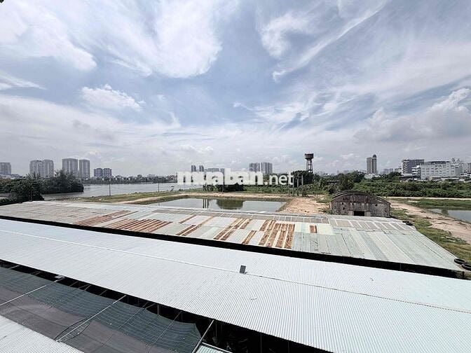 Mới 100% Tách Bếp Gác Cao Không Đụng Đầu FullNT View Sông SG, Lanmark