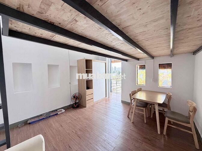 Mới 100% Tách Bếp Gác Cao Không Đụng Đầu FullNT View Sông SG, Lanmark