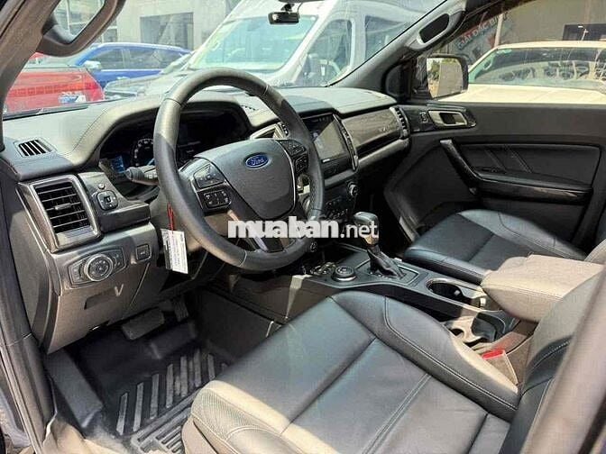 Ford Everest Titanium 2 Cầu 2020 Đen 34.000 Km