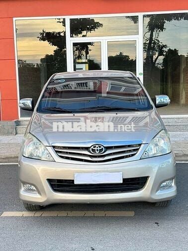 Toyota Innova XS 2010 Vàng cát