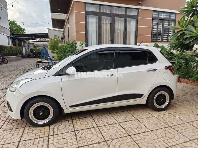Hyundai i10 1.0 Tự Động 2015 Trắng