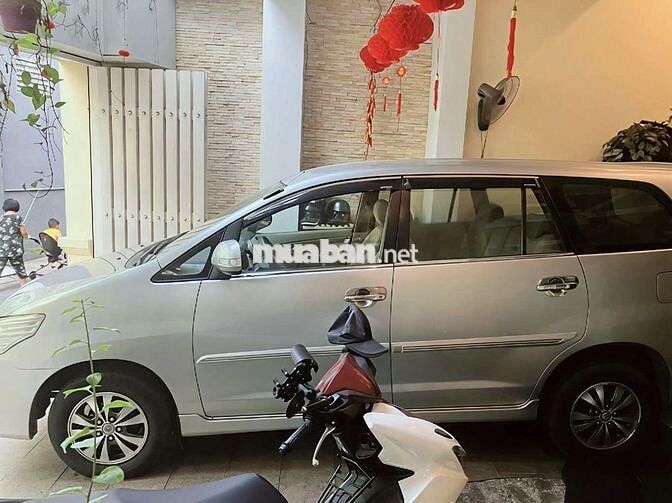 Gia đình cần bán Toyota Innova 2.0G sx 2016