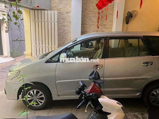 Gia đình cần bán Toyota Innova 2.0G sx 2016