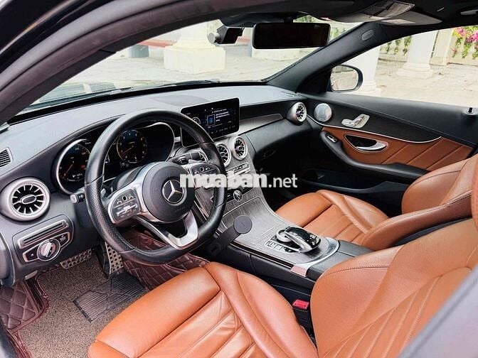 Mercedes-Benz C300 AMG 2019 Full Options Đen