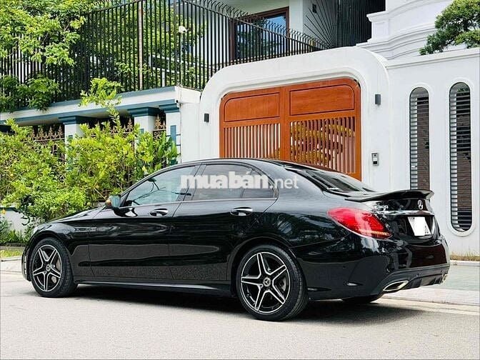 Mercedes-Benz C300 AMG 2019 Full Options Đen