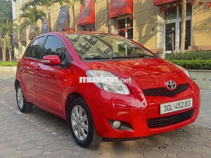 Toyota Yaris 1.5G 2013 màu đỏ