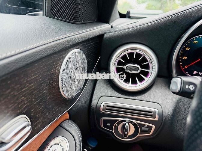 Mercedes-Benz C300 AMG 2019 Full Options Đen