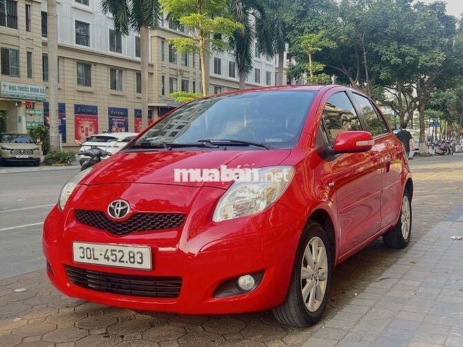 Toyota Yaris 1.5G 2013 màu đỏ