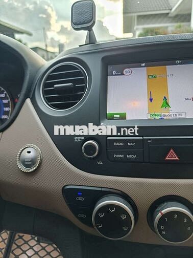 Hyundai i10 1.0 Tự Động 2015 Trắng