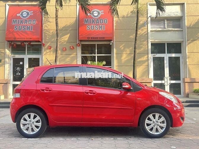 Toyota Yaris 1.5G 2013 màu đỏ