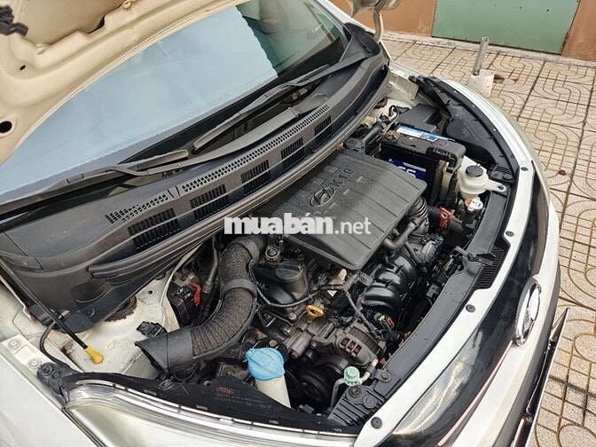 Hyundai i10 1.0 Tự Động 2015 Trắng