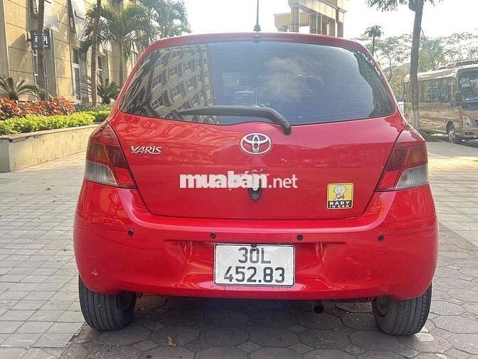 Toyota Yaris 1.5G 2013 màu đỏ