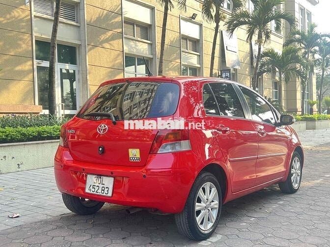 Toyota Yaris 1.5G 2013 màu đỏ
