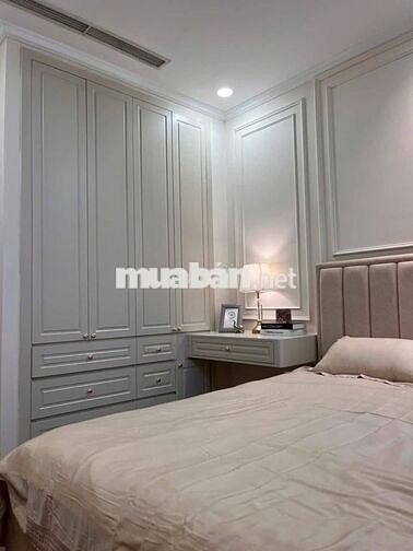 Bán gấp căn 2PN 10 tỷ, 82m2, toà Landmark, Có sổ tại Vinhomes Central