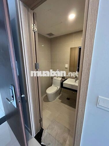 Cho thuê Gấp căn hộ PARK LEGEND, 90m2, 3pn, 2wc, giá chỉ 19tr 
