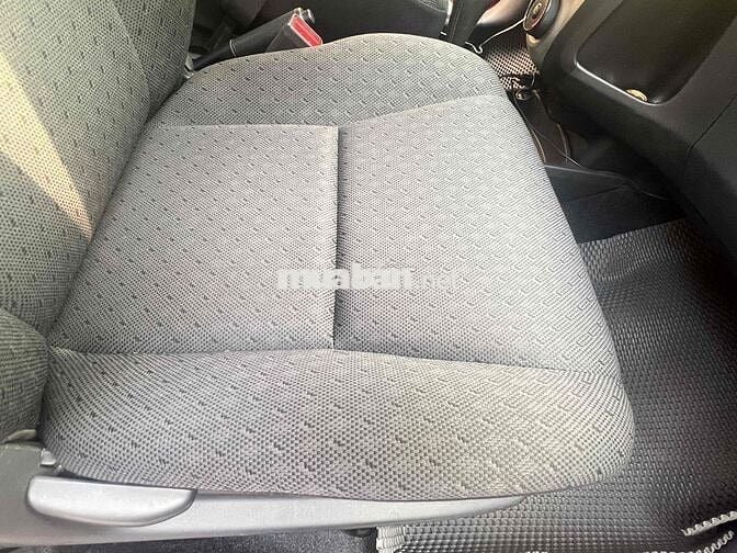 Toyota Yaris 1.5G 2013 màu đỏ