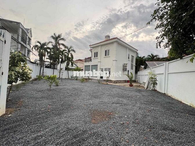 Cho Thuê Biệt Thự Vườn 550m2 - P.Long Bình Tân - Giá: 15tr