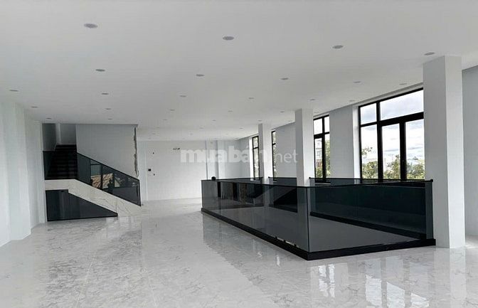 Cho thuê TÒA NHÀ GÓC 2 MẶT TIỀN - Dự án BOSSCO Lý Nam Đế - Pleiku GL