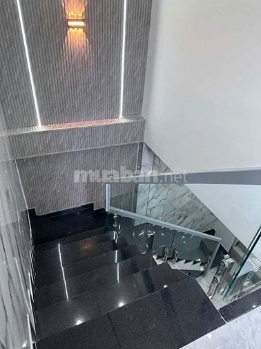 Bán nhà 2 tầng 2 mê kiệt Điện Biên Phủ