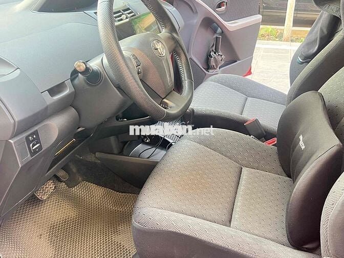 Toyota Yaris 1.5G 2013 màu đỏ