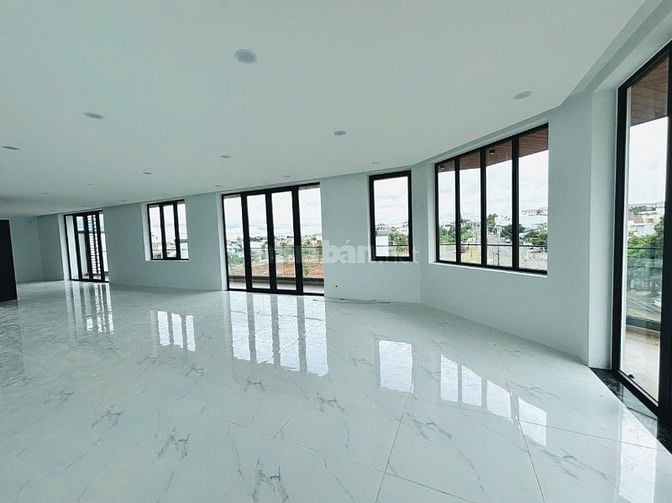 Cho thuê TÒA NHÀ GÓC 2 MẶT TIỀN - Dự án BOSSCO Lý Nam Đế - Pleiku GL