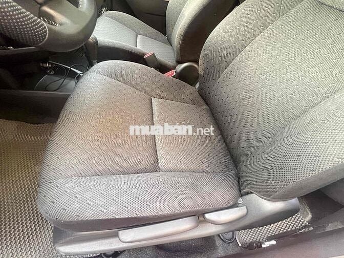 Toyota Yaris 1.5G 2013 màu đỏ