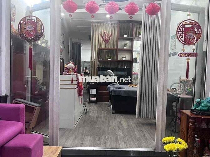 Nhà rộng rãi MT đường Tân Hải P13 Tân Bình - 1 trệt 1 lầu còn Mới