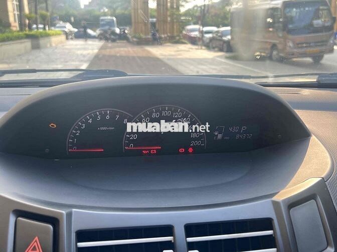 Toyota Yaris 1.5G 2013 màu đỏ