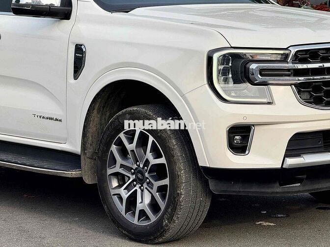 Ford Everest Titanium 1 cầu 2022 Trắng 4.9 vạn mil