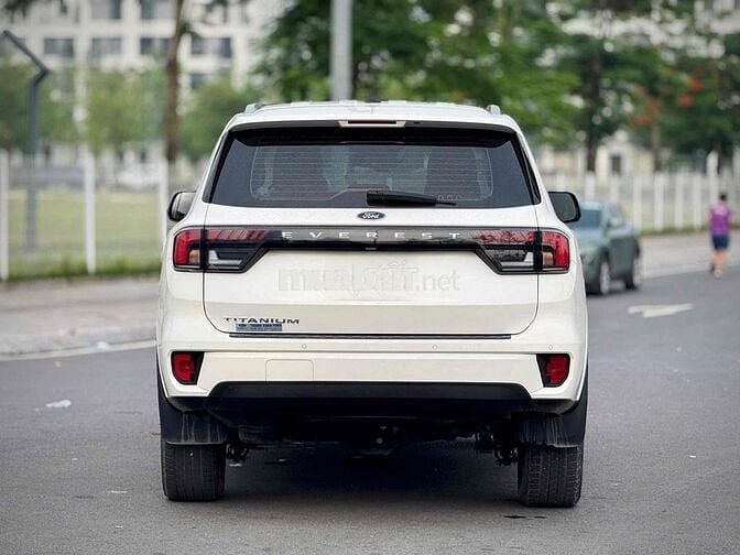 Ford Everest Titanium 1 cầu 2022 Trắng 4.9 vạn mil