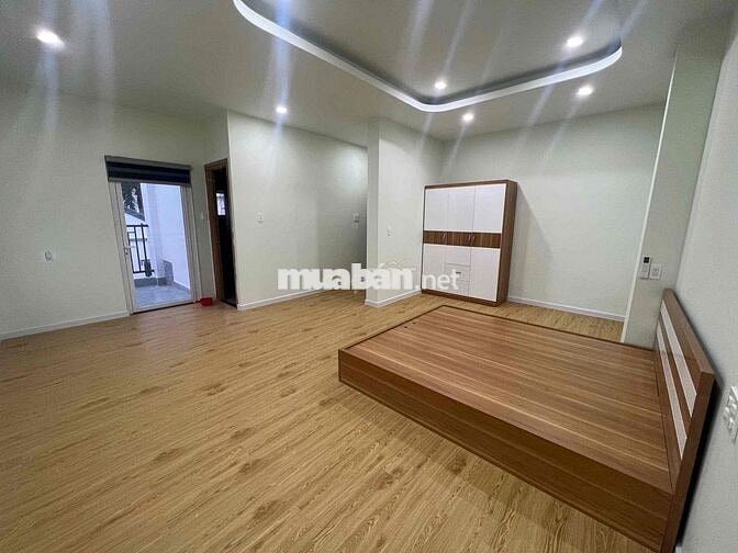 Cho Thuê Biệt Thự Vườn 550m2 - P.Long Bình Tân - Giá: 15tr