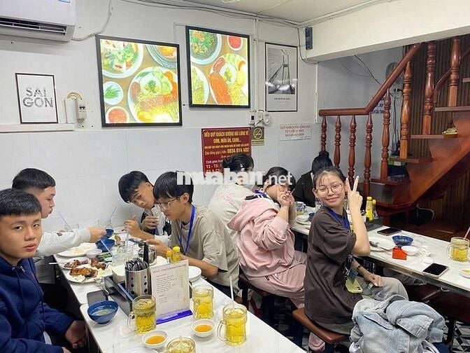 TUYỂN PHỤC VỤ BAO ĂN Ở