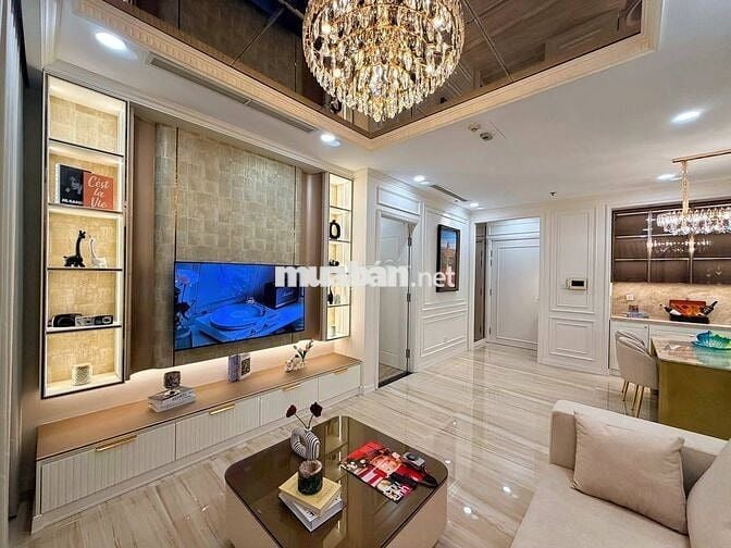 Bán gấp căn 2PN 10 tỷ, 82m2, toà Landmark, Có sổ tại Vinhomes Central