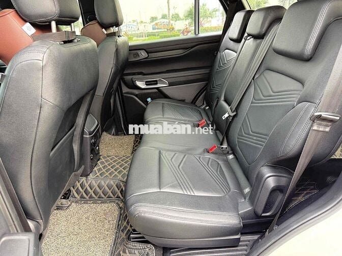 Ford Everest Titanium 1 cầu 2022 Trắng 4.9 vạn mil