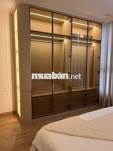 Bán gấp căn 2PN 10 tỷ, 82m2, toà Landmark, Có sổ tại Vinhomes Central