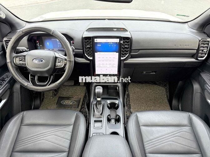 Ford Everest Titanium 1 cầu 2022 Trắng 4.9 vạn mil