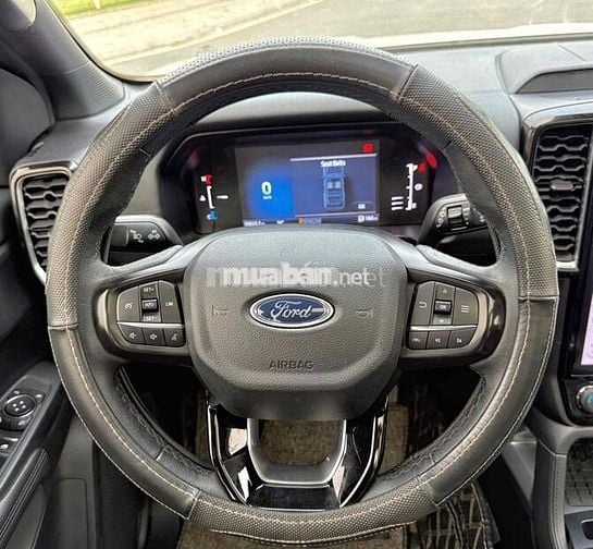 Ford Everest Titanium 1 cầu 2022 Trắng 4.9 vạn mil