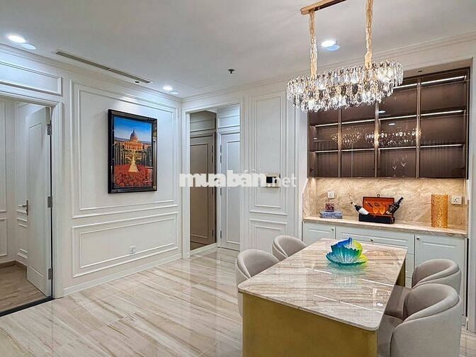 Bán gấp căn 2PN 10 tỷ, 82m2, toà Landmark, Có sổ tại Vinhomes Central