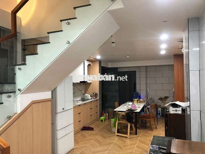Bán nhà hẻm Phạm Thế Hiển Phường Bình Đông (Phường 6 Quận 8 cũ).