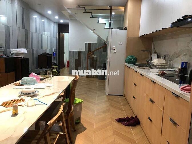 Bán nhà hẻm Phạm Thế Hiển Phường Bình Đông (Phường 6 Quận 8 cũ).