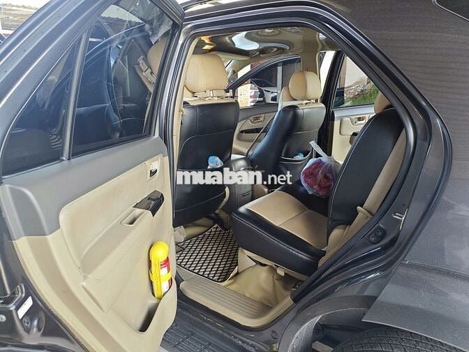 Toyota Fortuner 2012 Xám 7 chỗ Dầu