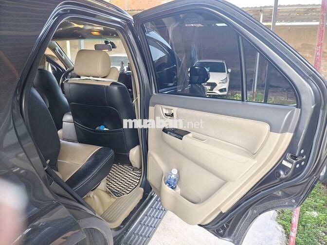 Toyota Fortuner 2012 Xám 7 chỗ Dầu