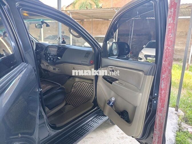 Toyota Fortuner 2012 Xám 7 chỗ Dầu