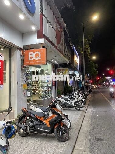 Cho thuê nhà nguyên căn tại số 24 Hùng Vương, Tp Huế.