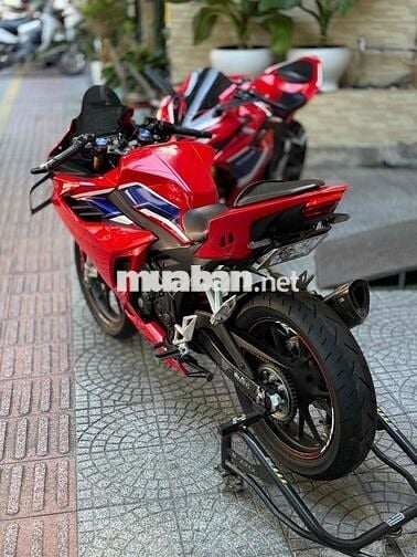 Honda CBR150R ABS up nhiều đồ chơi