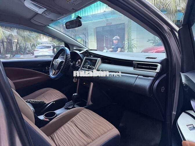 Toyota Innova 2016 Tự động Xám