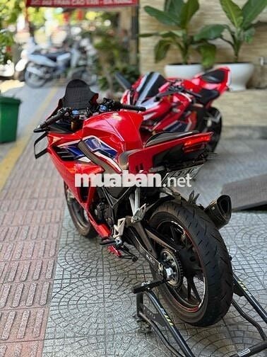 Honda CBR150R ABS up nhiều đồ chơi