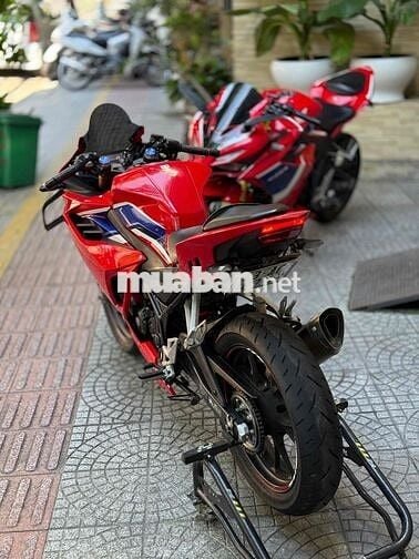 Honda CBR150R ABS up nhiều đồ chơi