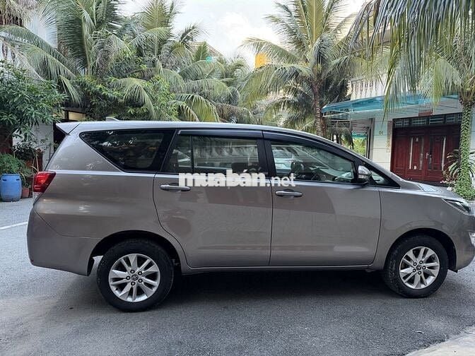 Toyota Innova 2016 Tự động Xám
